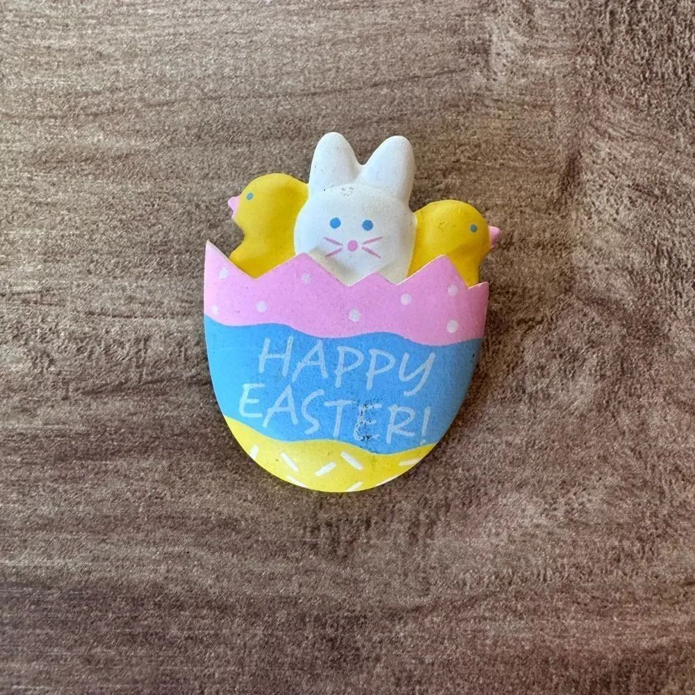 Hallmark Vintage Happy Easter Pin Bunny Egg Holiday Plastic Collectible Spring